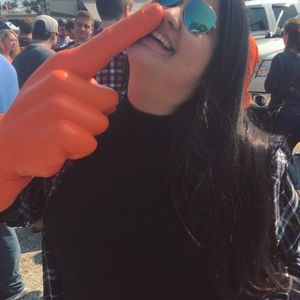 Meet your Posher, Caitlin